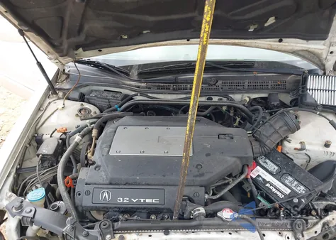 2001 Acura Tl 3.2 from USA, damaged, VIN 19UUA56641A020319